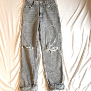 NWOT Zara Ripped Mom Fit Jeans